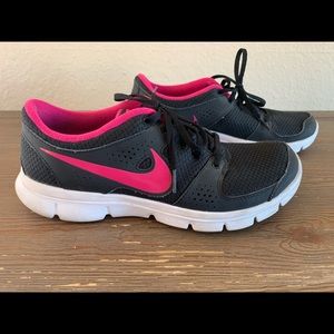 Nike Women’s Black & Pink Running Shoes Size 9 1/2